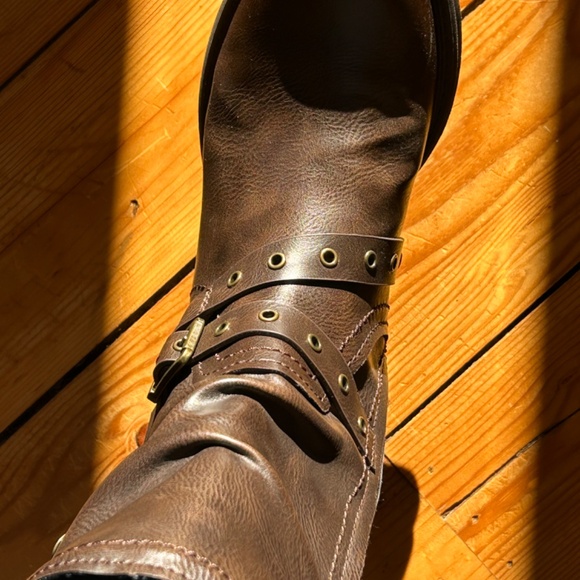 Zodiak 'Faith' Motoboots - Picture 5 of 10